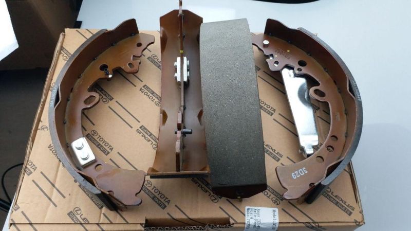 Rear Brake Shoe Set for Land Cruiser OEM 04495-60070
