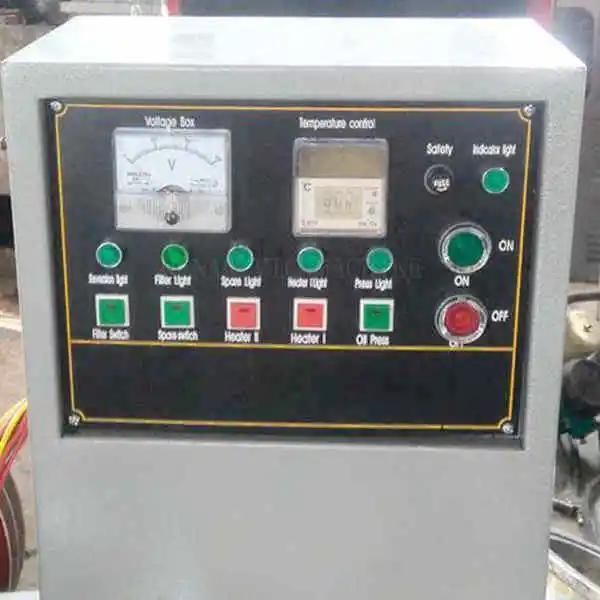 Auto temperature control oil press machine with 100-130kg/h