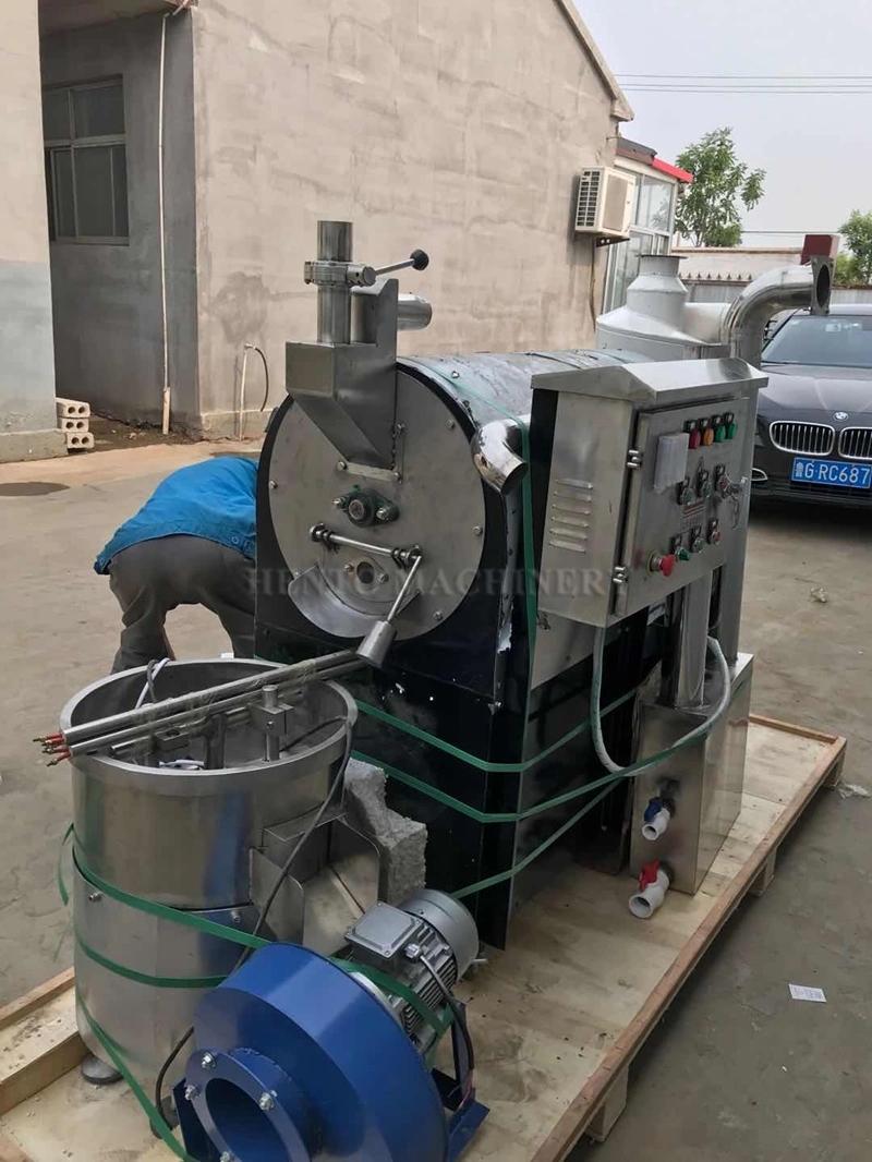 Industrial coffee bean roaster equipped with dust removal system and fan