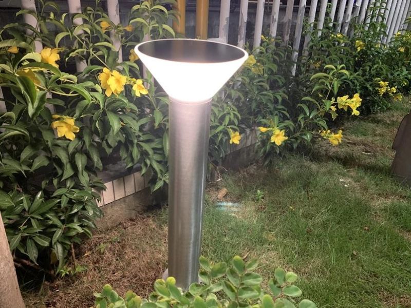 Bright Smart Energy Saving Lamp Outdoor Pathway Solar Powered Garden Lamp with LED Light