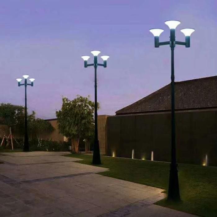 Outdoor Integrated Three-Headed 15W LED Solar Garden Light with Pole