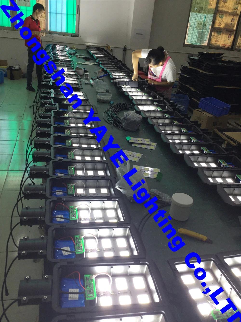 Yaye 18 Hot Sell Factory Price Waterproof IP66 Outdoor 120W LED Solar Garden Light / Solar Street Lights with Remote Controller/ 3 Years Warranty/ 1000PCS Stock