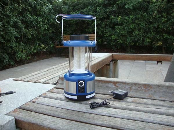 LED Solar Lamp with Mobile Charge and FM Radio Suitable for Camping and Outdoor Lighting