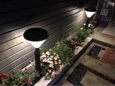 Aluminum White Lighting Waterproof Lawn Pillar Pathway Solar Bollard Garden Light