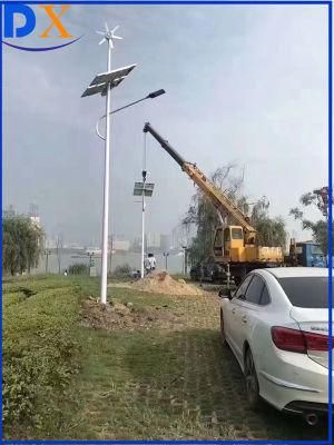 Energy Saving Lighting Hybrid Solar Lighting System in Solar Street Light