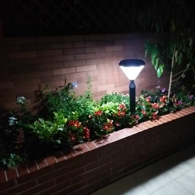 Lithium Battery Outdoor Solar Garden Lamp