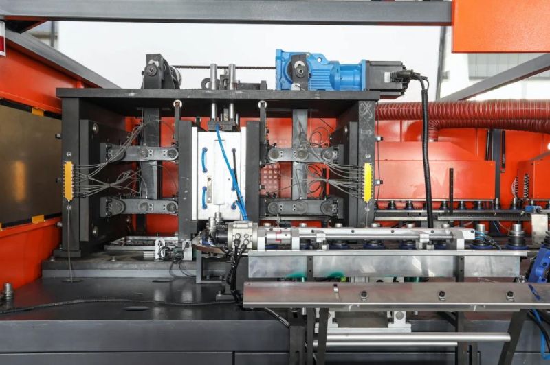 6 Cavities Automatic Mineral/Pure/Spring Water Bottle/Bottling Blow/Blowing Molding/Moulding Machinery/Machine with Servo Motors