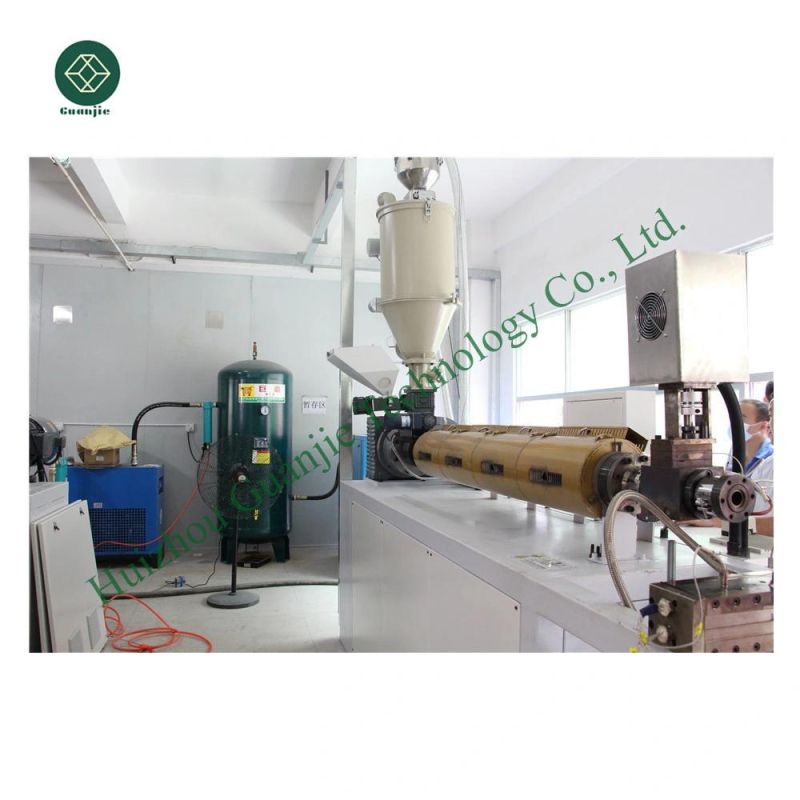 China Manufacturer Bfe 99% 600mm Meltblown Nonwoven Fabric Machine