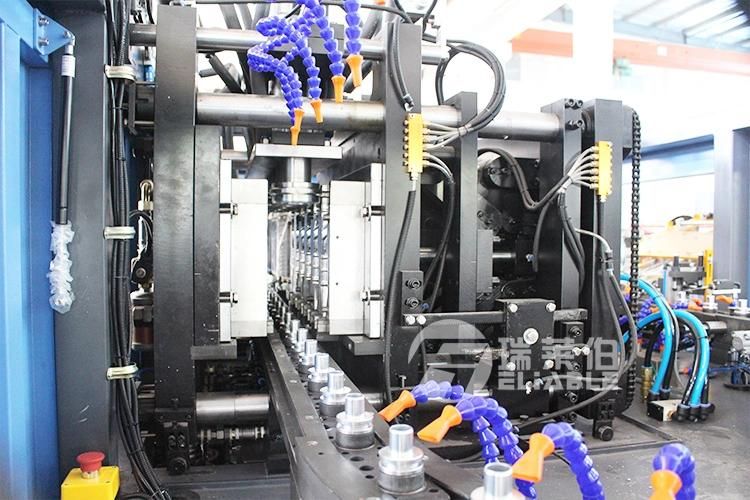 China Energy Saving Automatic Pet Blowing Plastic Water Bottle Making Machine