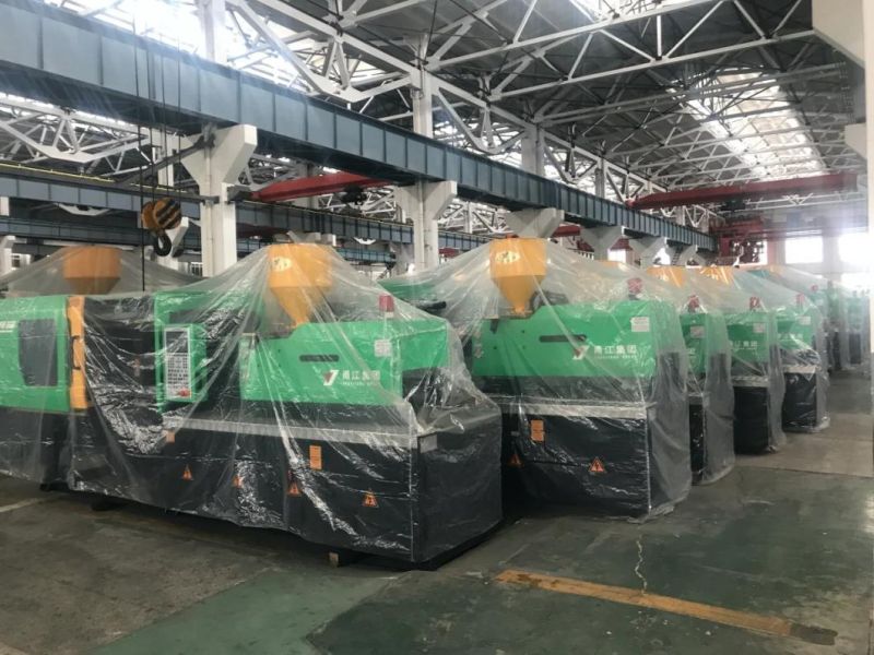 Pet Preform Injection Machinery/Machine with CE