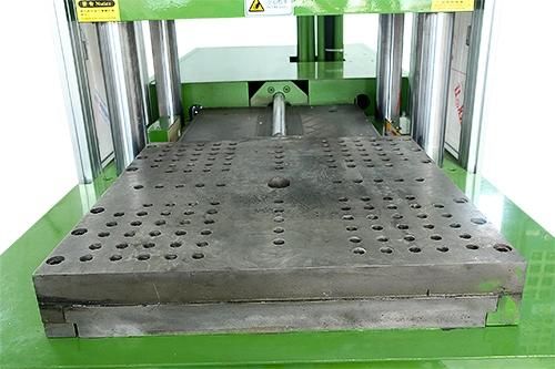 Factory Price Single Sliding Table Vertical Plastic Injection Moulding Machine