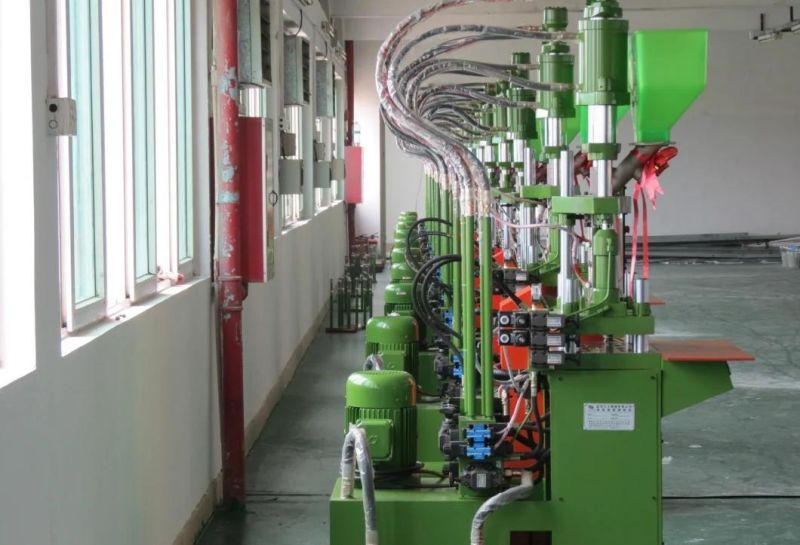 Vertical Injection Moulding Machine for Plastic Plug Making