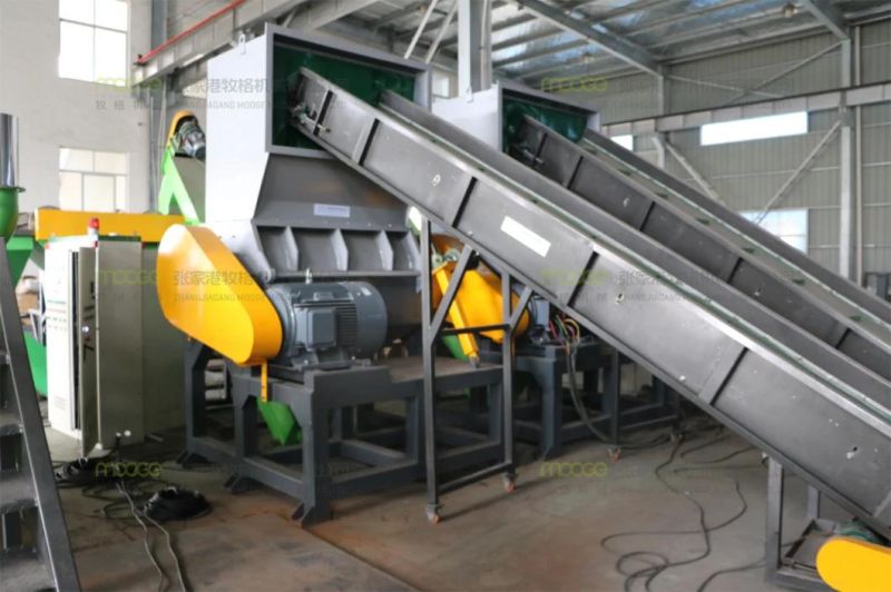 Plastic bottle manufacturing crushing machine