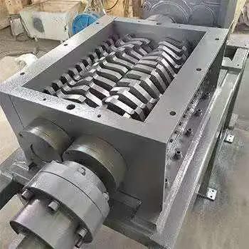 Double/Two Shaft Shredder for Recycling Metal Scraps/Used Tires/Soild Waste/Plastic/Wood