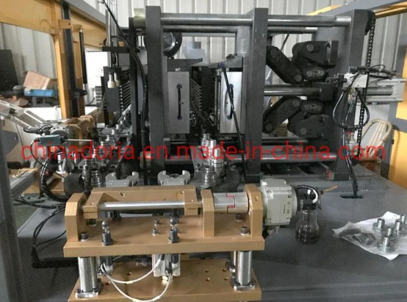 Servo Motor Automatic Blow/Blowing Molding Machine for 1L Pet Bottle