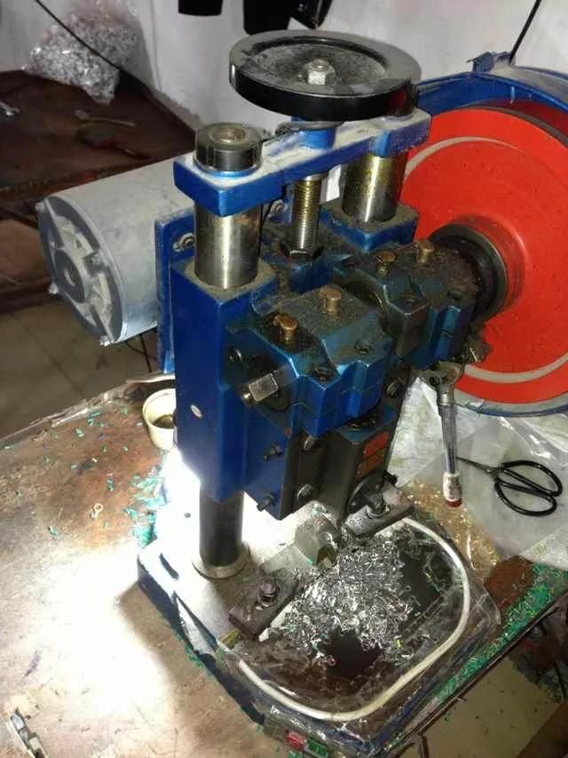 High Quality Power Electric Cable Plug Making Machine China