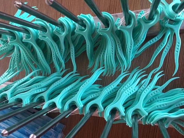 Full Automatic Dental Floss Sticks Production Line with Injector, Mold and Automatic Tools