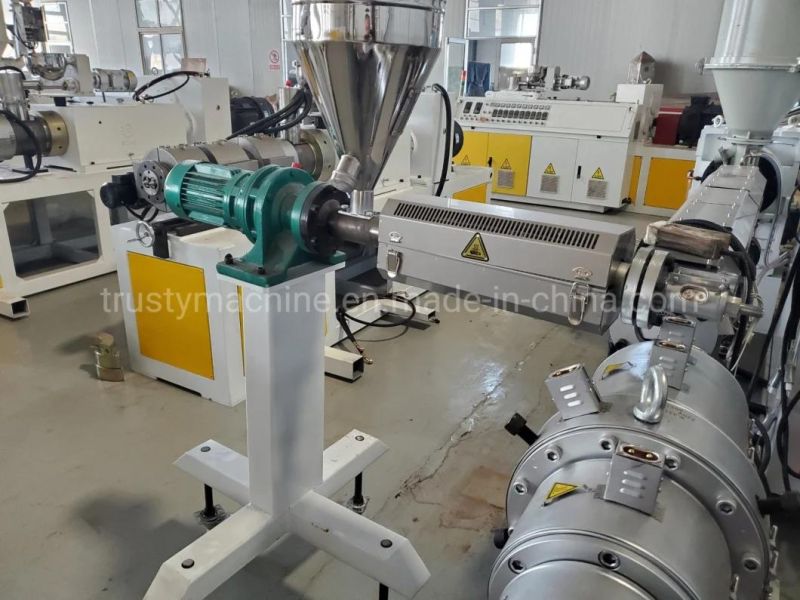 China Plastic PVC UPVC PE HDPE PA PP Pipe Extruder Machine Production Line