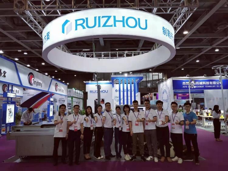 Ruizhou Automatic Customized Fabric Nonwoven Cloth Cutting Machine