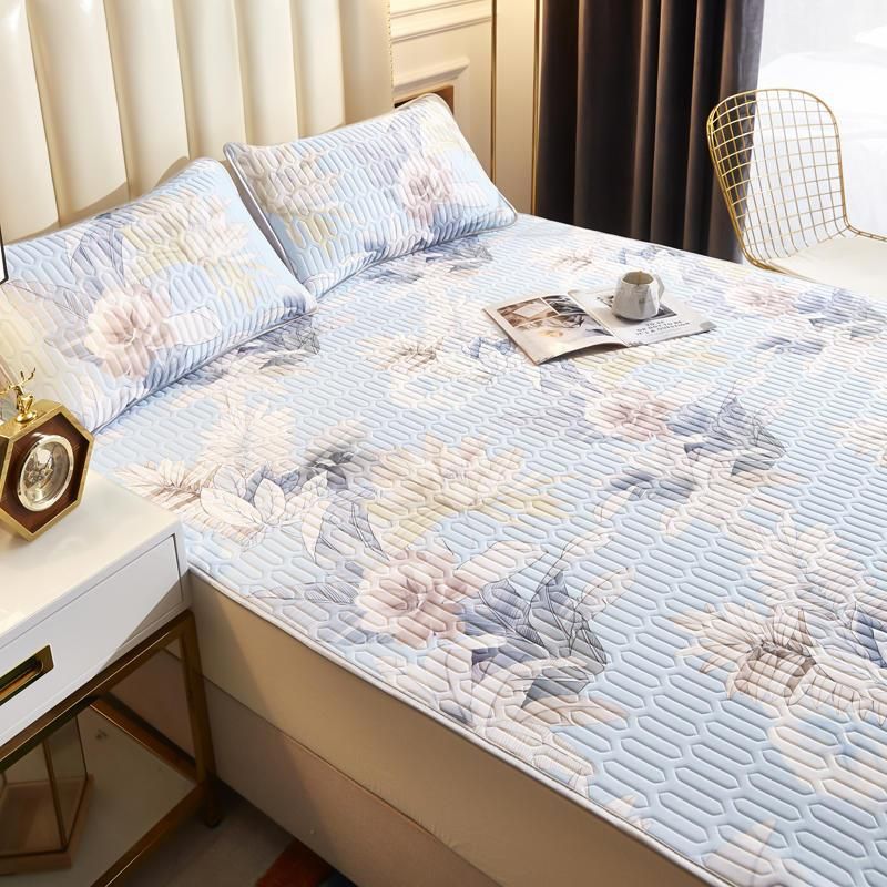 Super Cool Feeling Fabric with Rubber Filling Summer Bedding Set Mattress Cover with Pillowcase