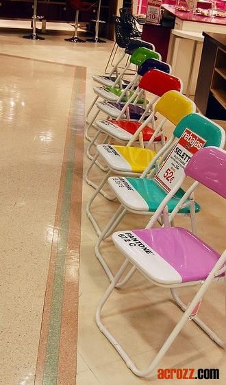 China Replica Bicolor Colorful Pantone Folding Chair