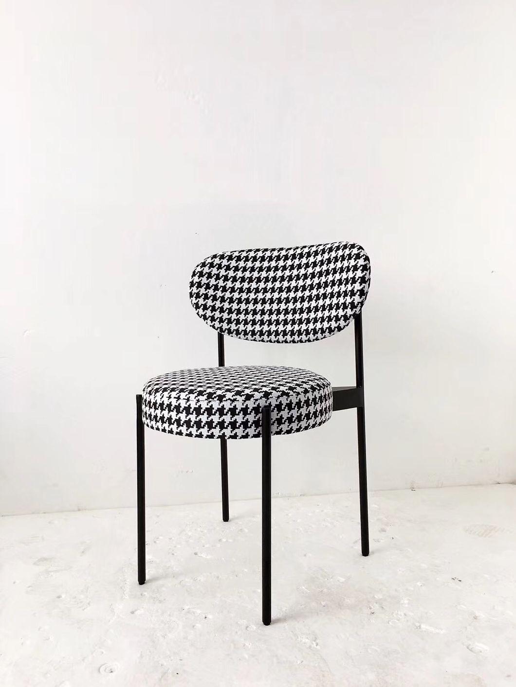 Modern Design Velvet Upholstered Lounge Dining Chair with Metal Legs