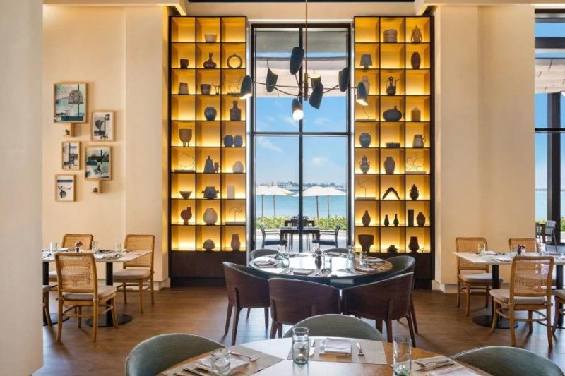 Beach Resort Restaurant Dining Furniture Wooden Tables Rattan Chairs in Vietnam