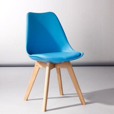 2021 Free Sample Colorful Restaurant Modern Plastic Padded Leisure Chair French Style Restaurant Dining Chair with Solid Wood Leg