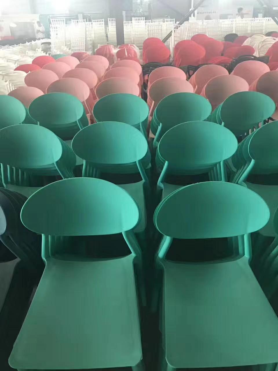 Colored PP Modern Cheap Wholesale Stackable Dining Plastic Chair with Restaruant Furniture