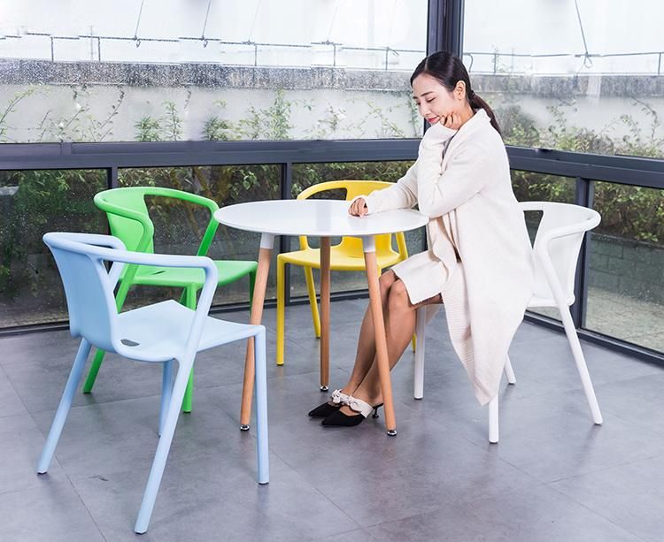 Wholesale Plastic Armchair Colorful Plastic Dining Chair with Arms