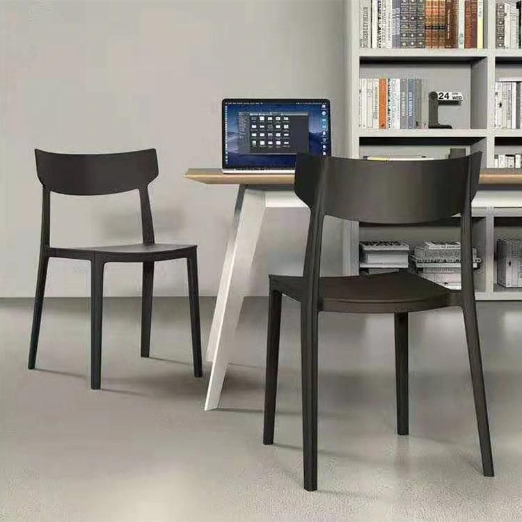 Restaurant Sillas PP Plastic Chair with Wood Legs Dining Chairs