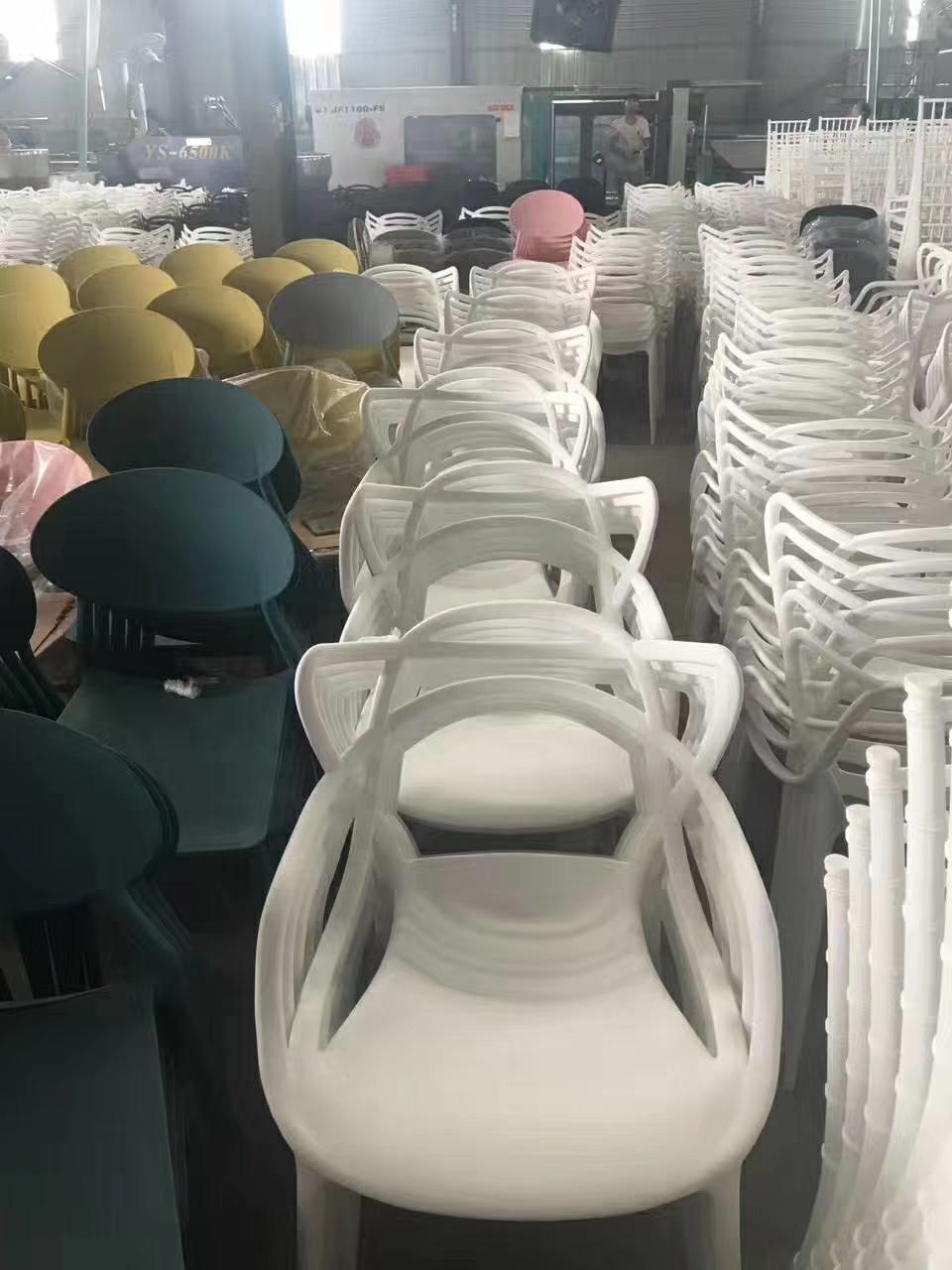 Wholesale Master Dining Room Furniture Sillas Plasticas Chaise Cheap Price Modern Restaurant Leisure Cafe Stackable Dining Plastic Chair