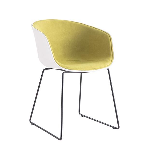 Wholesale Home Furniture Modern Design PP Restaurant Living Room Armless Chair Dining Plastic Chair Metal Legs Plastic Chair