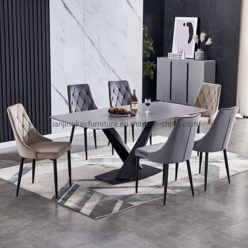 China Factory Wholesale New Design Modern Home Furniture Living Room European Metal Legs Dining Chair with Cappuccino Velvet Fabric