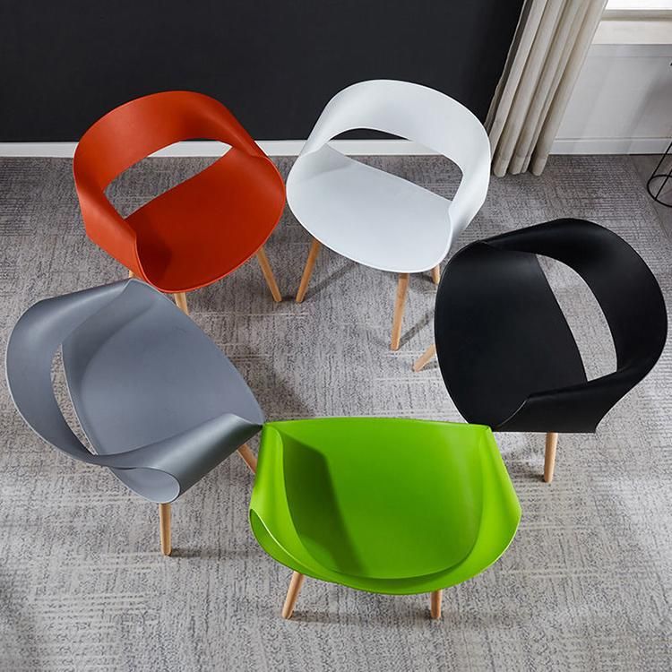 Black PP Chair Bend Designer Nordic Creative Lounge Chair Summer Plastic Beach Chair