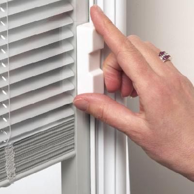 Built-in Blinds with Manual Magnet Control System