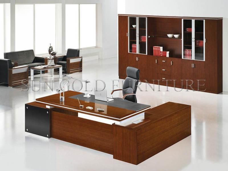 Professional Factory Made Luxury Wooden Office Desk with Painting (SZ-OD535)