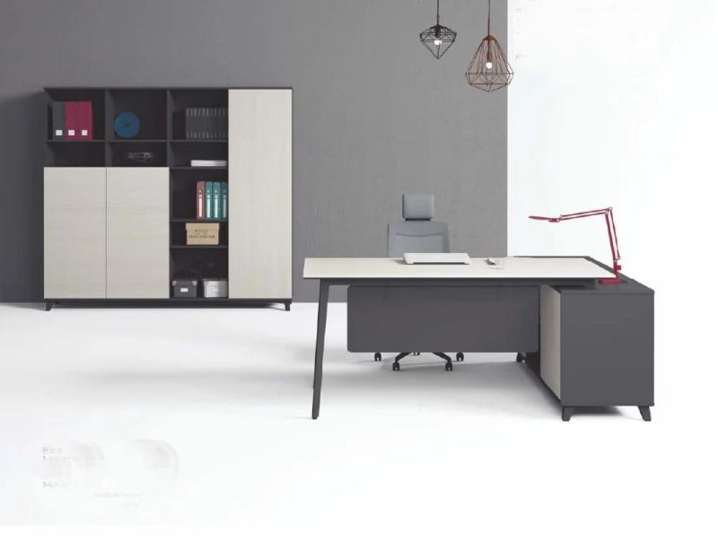 China Simple Design Office Furniture White Computer Desk with Metal Leg (SZ-ODR417)