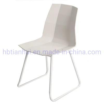 Modern Furniture Hot Sale PP Dining Chair with Painting Coated Metal Legs