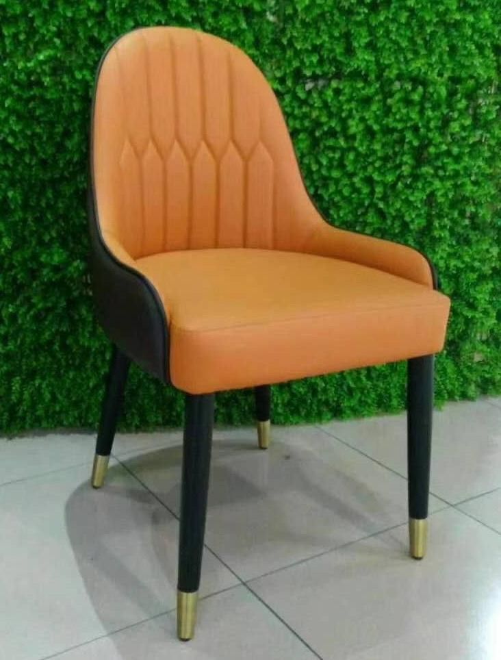 Modern Designed New Fashionable Wooden Frame Soft Dining Chair