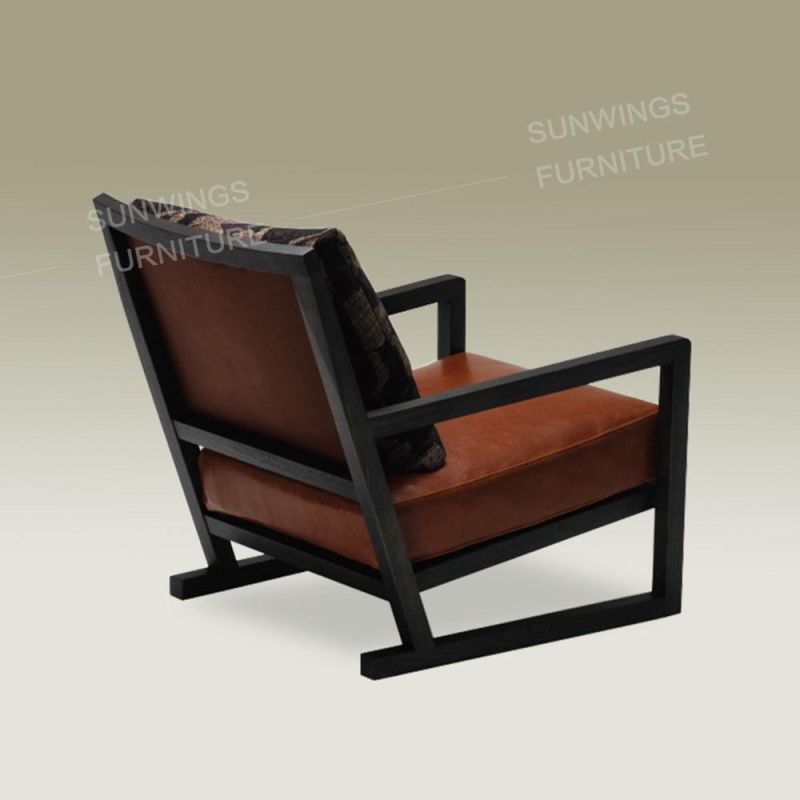 Nordic Solid Wood Lounge Chair Customized Color and Fabric