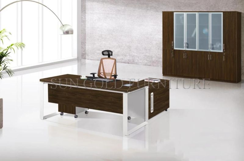 High Quality Office Furniture New Style Modern Office Desk (SZ-ODL325)