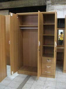 Modern Style Plywood Wardrobe Design