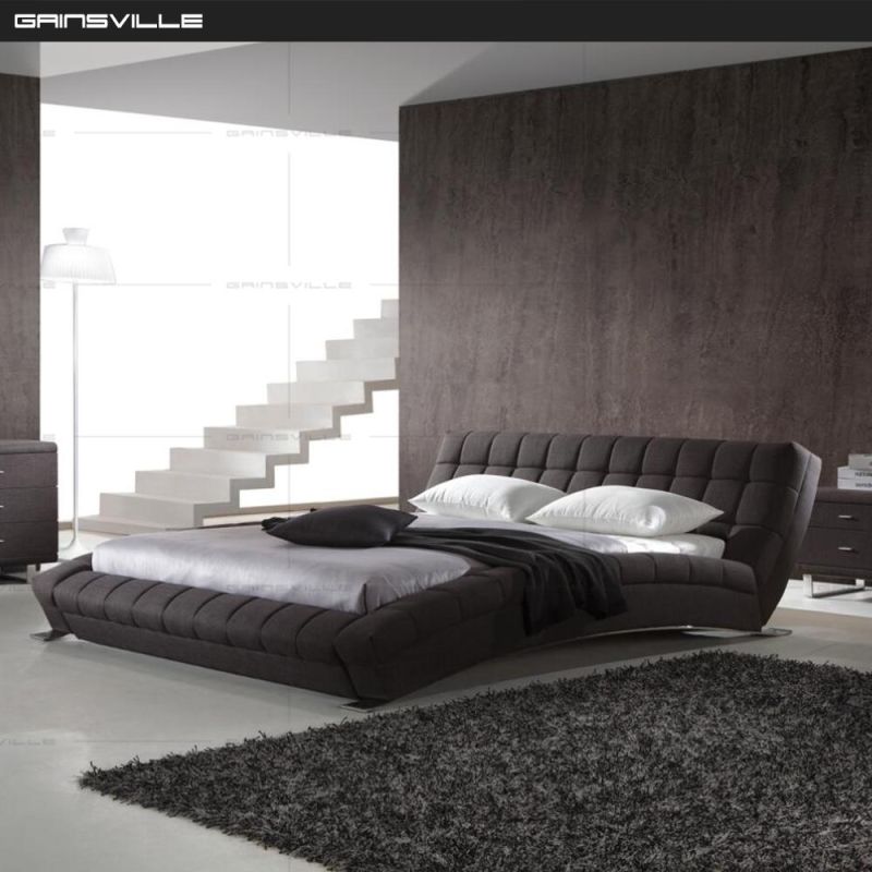 Hot Selling Item Bedroom Bed with Italy Leather Covered Gc1697