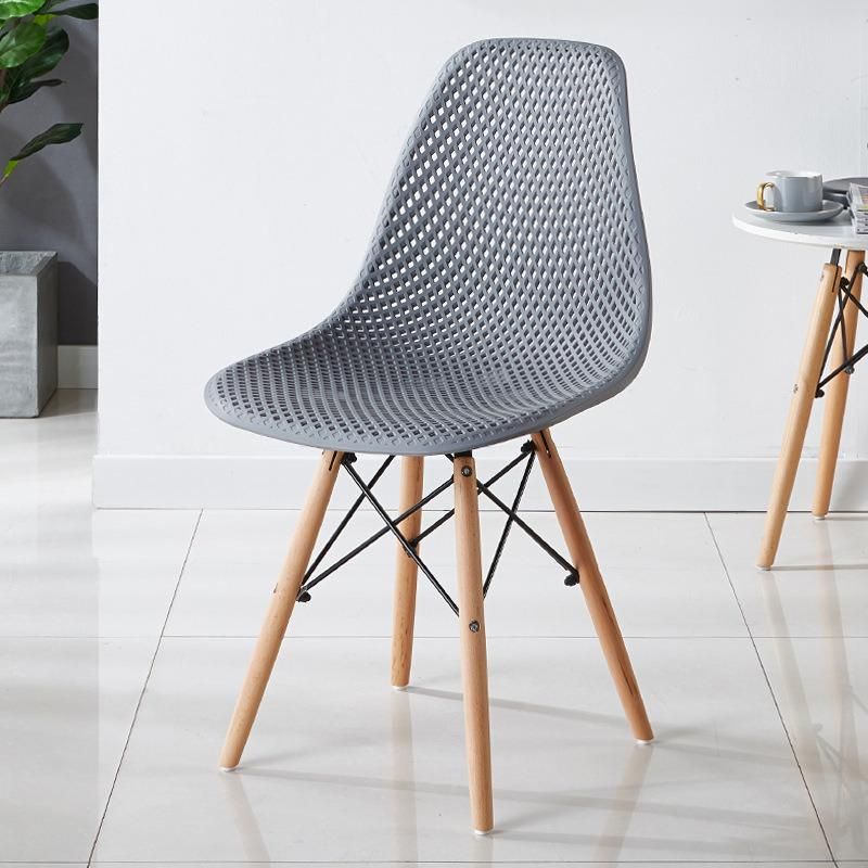 Home Cafe Hotel Use Hollow Design White Black Grey Pink Blue Yellow Nordic Plastic Chair with Solid Wood Legs