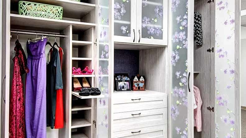 China Manufacture Modern Custom Furniture Wardrobe Made of Melamine MDF/Particle Board/Plywood Used in Bedroom