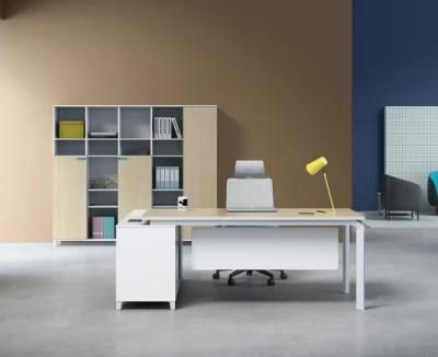 China Simple Design Office Furniture White Computer Desk with Metal Leg (SZ-ODR417)