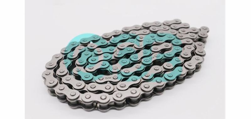 Good Performance Precision Motorcycle Roller Chains 428-106L 108L 112L 116L 120L 124L 428h 420 520