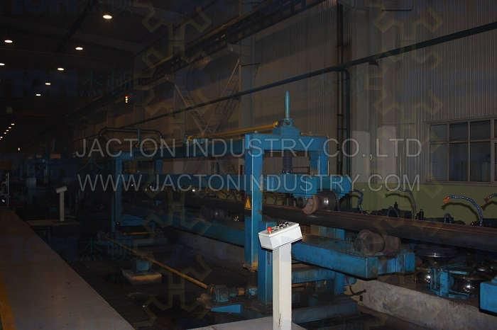 Screw Jacks with Self-Locking Capabilities Are Used for Roll Pass System Roller Adjustment in a Rolling Mill of Steel Industry