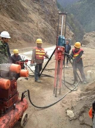 Portable Pneumatic DTH Drilling Rig for Hard Rocks or Earth 20-30m